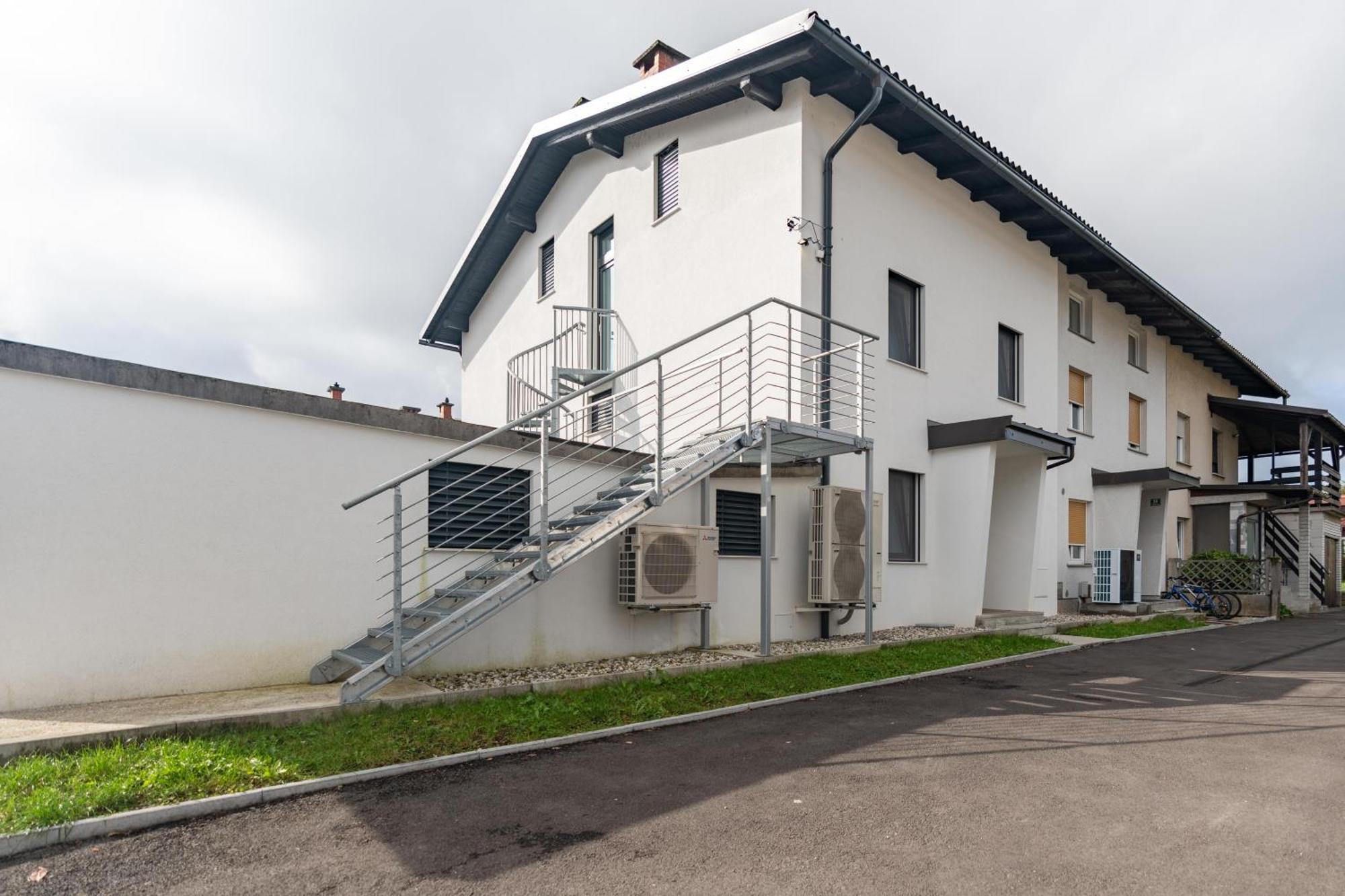 Black & White Apartments Rozna Dolina Ljubljana Exterior foto
